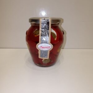 Ricotta sajjtal és kapribogyóval töltött csípős peperoni paprika